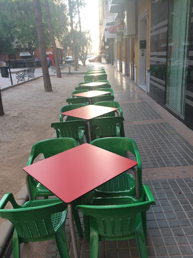 bar la tahona enfeng qiu — Ambiente