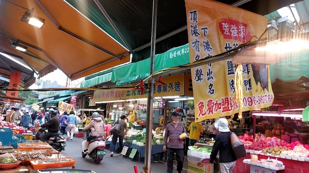 華美黃昏市場-強強滾(甘蔗雞·鹹水雞)｜拜拜祈福首選｜西屯美食推薦｜特色美食推薦｜必吃美食推薦｜市場美食推薦 的照片