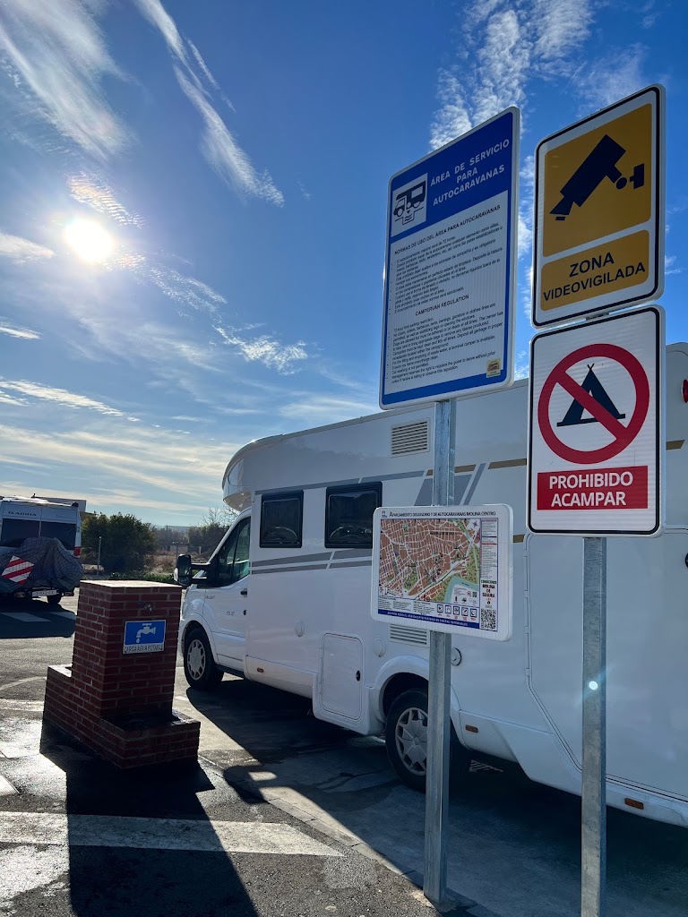 Aparcamiento disuasorio y de autocaravanas — Signo