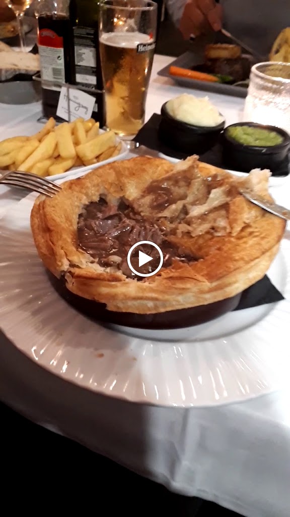 Bistro Heming-way — Videos
