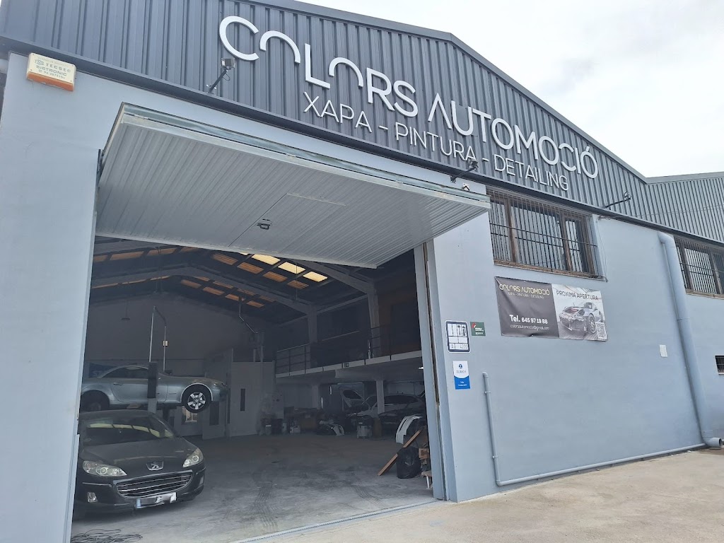 Colors Automocio — Exterior