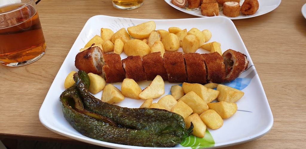 Meson La Venencia. — Comida y bebida
