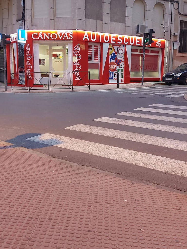 Autoescuela Canovas — Automovil