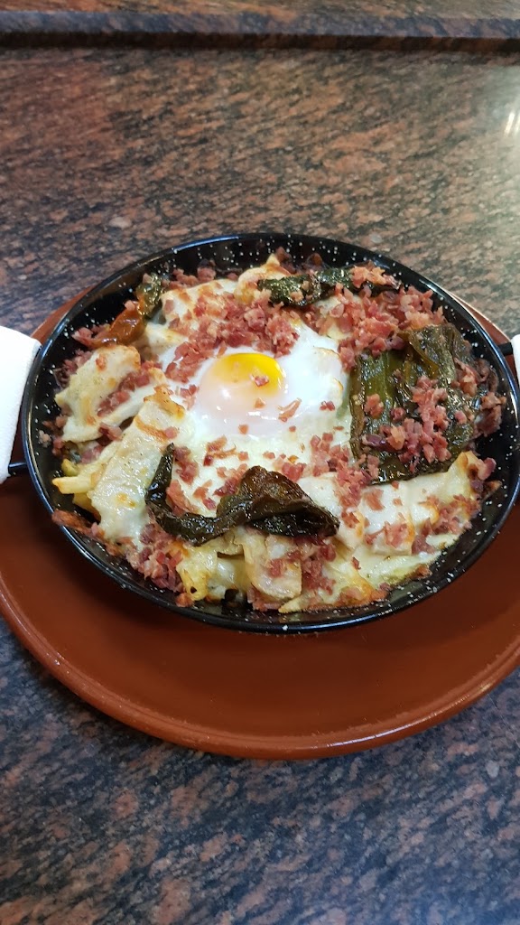 Cafe Bar Alaska — Comida y bebida