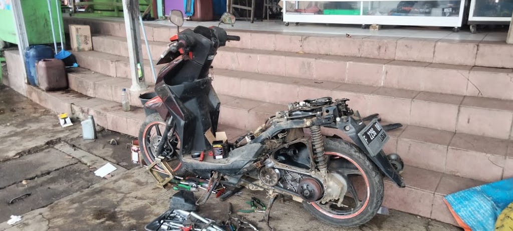 GARASI GUE, Bengkel Motor Prayoga