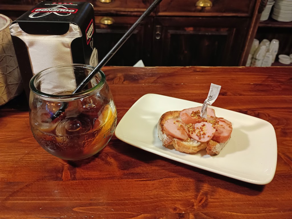 Cerveceria Mulligans — Comida y bebida