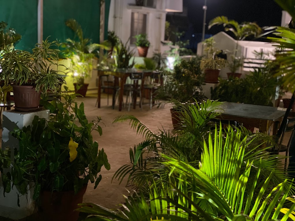 La Paradise Residency