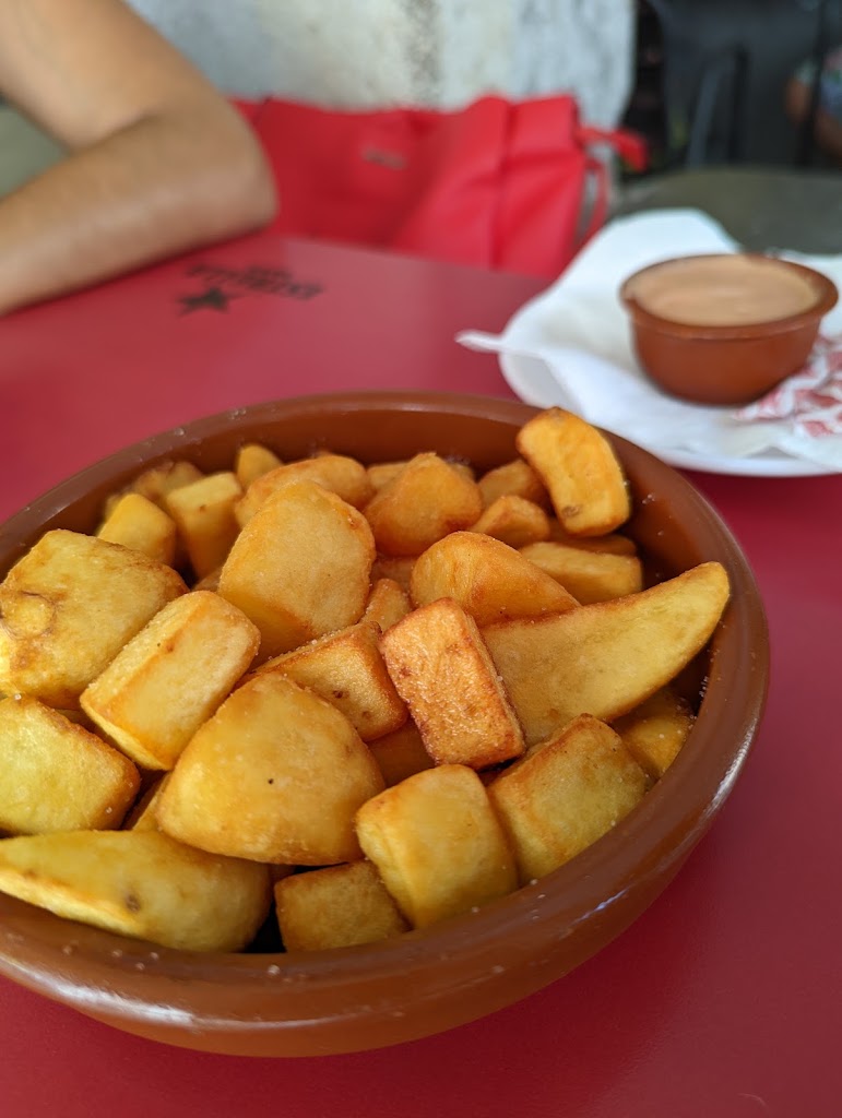 Bar Rafel — Comida y bebida