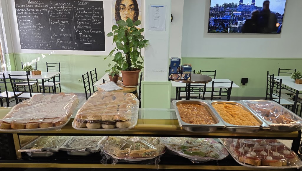No Ni Na — Comida y bebida