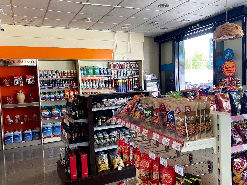 Estacion de Servicio Repsol — Interior