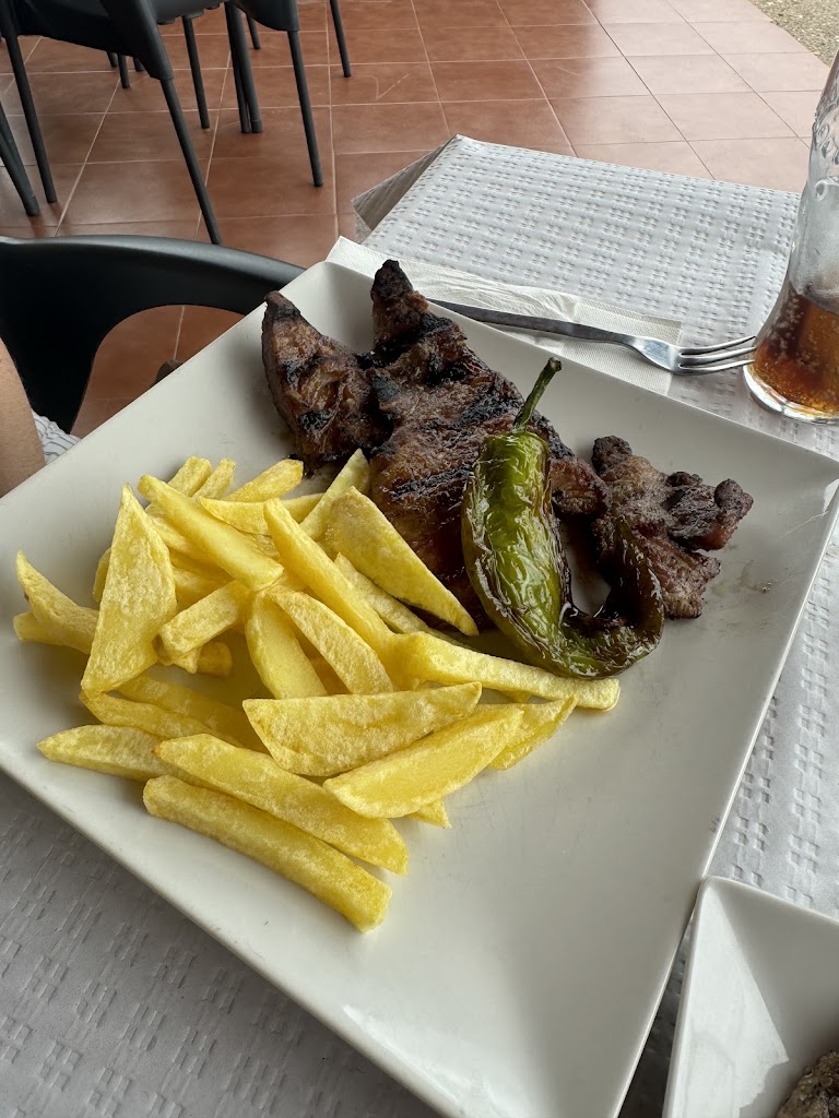 Meson El Cortijo — Comida y bebida