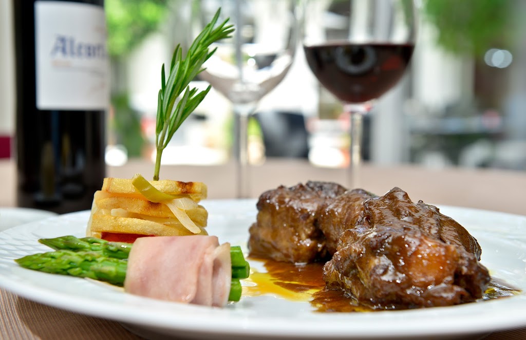 Restaurante El Claustro — Comida y bebida