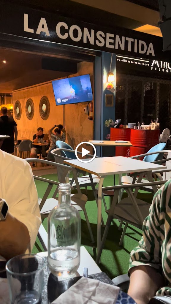 La Consentida Marbella — Ambiente