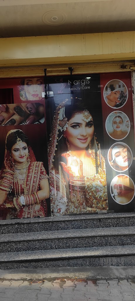 Nargis Beauty Parlour