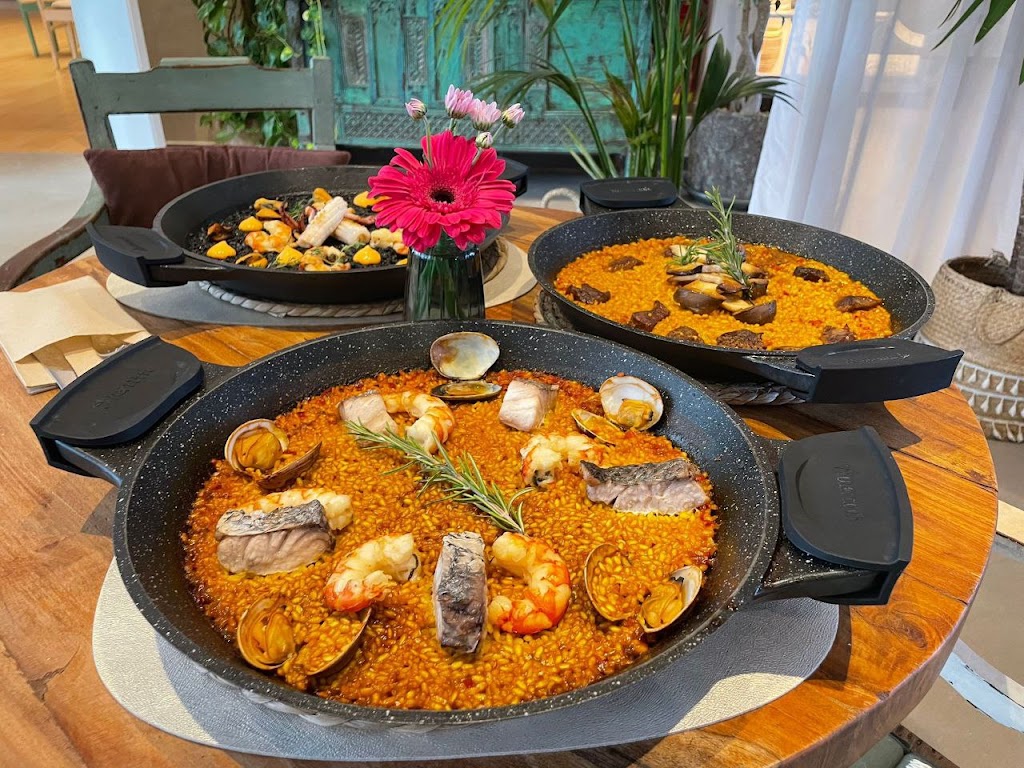 El Patio Restaurante Tarifa — Paella