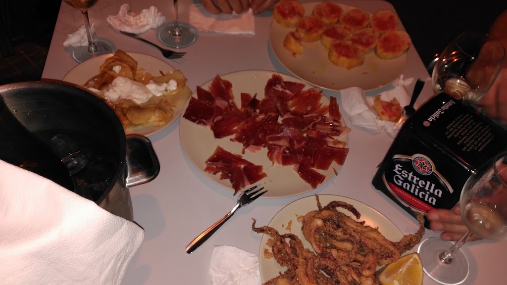 Cerveceria Astorga — Comida y bebida