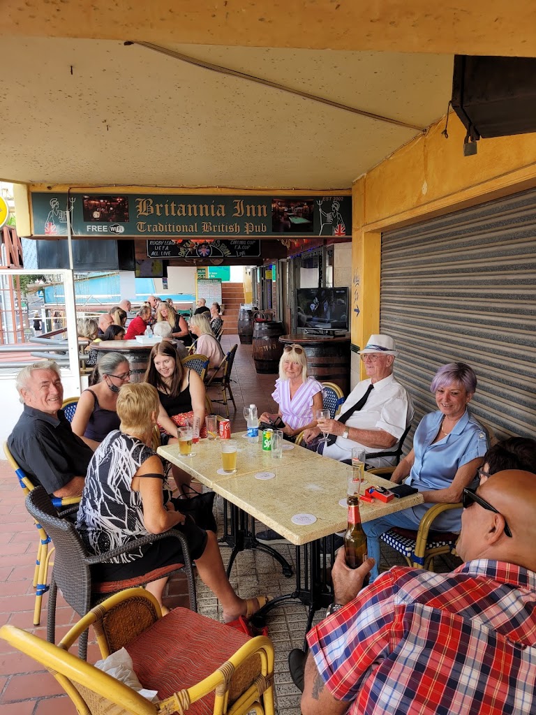 Britannia Inn - British family bar