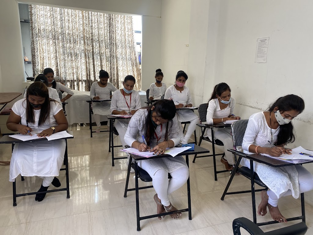 Surbhi Beauty Parlour