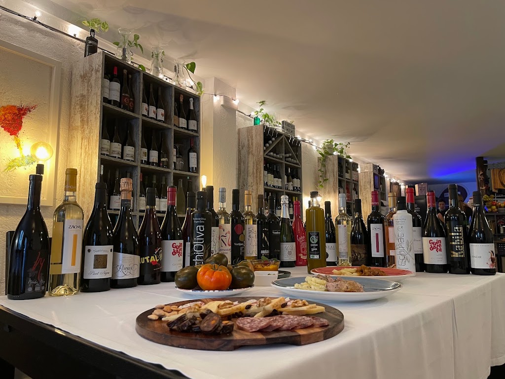 Restaurante Vinoteca El Refugio — Comida y bebida