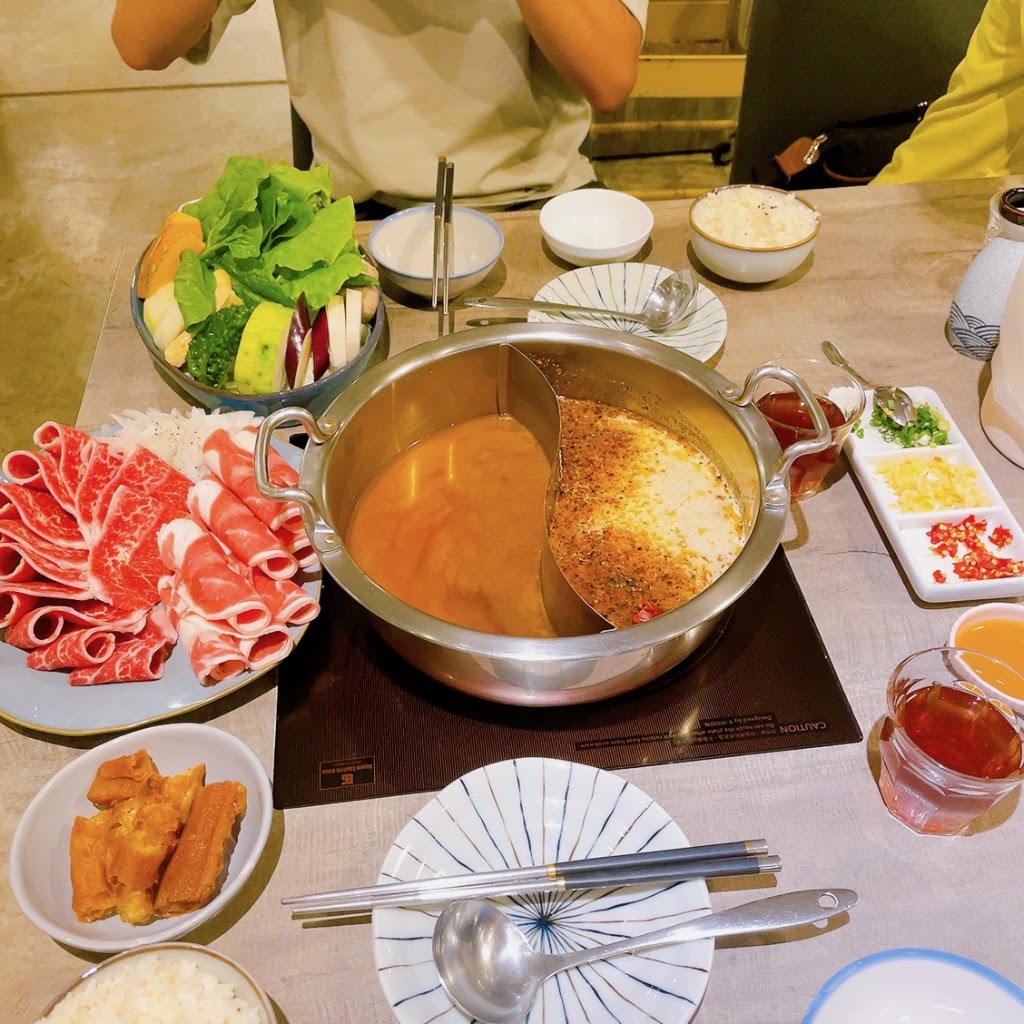 老婆吃鍋 的照片