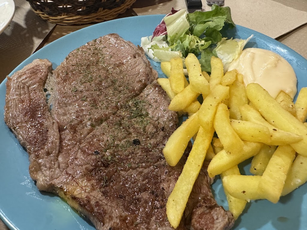Viana Bar Restaurante — Comida y bebida