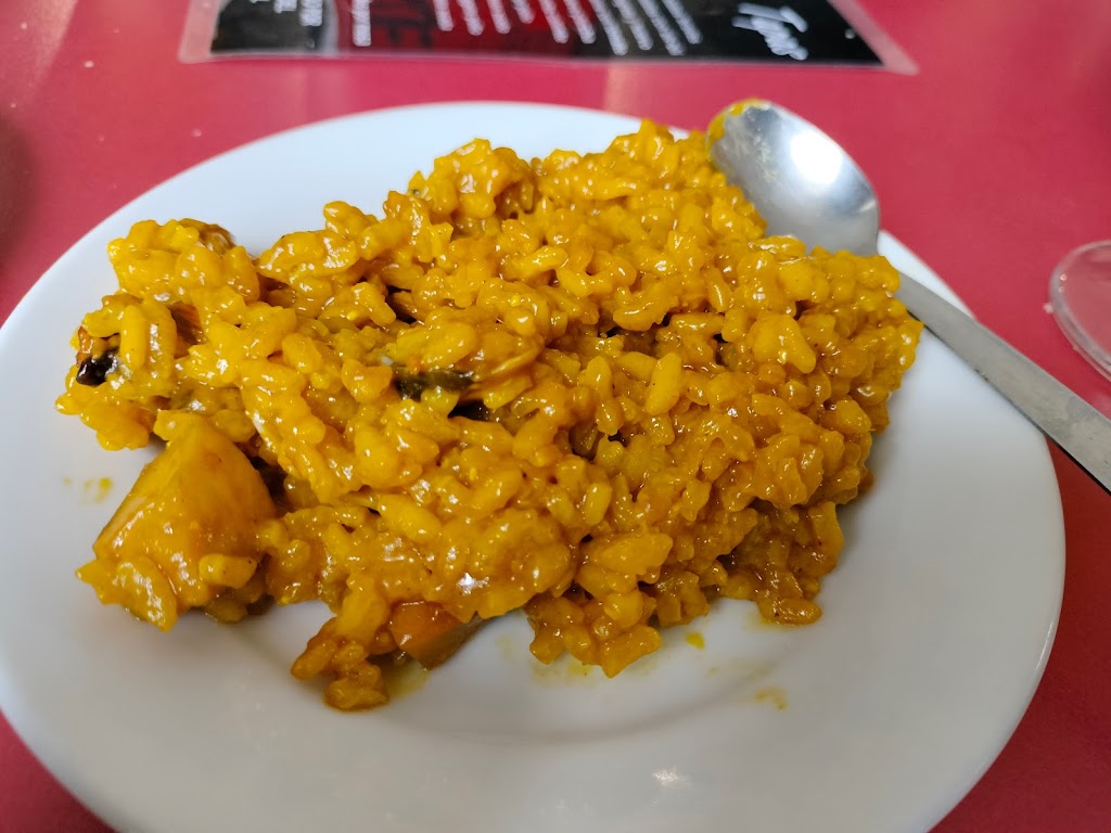 Cafe Bar El Candil — Comida y bebida