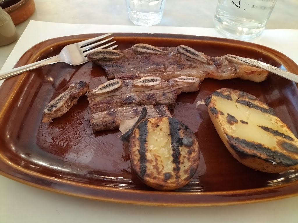Figueres Can Punyetes — Comida y bebida
