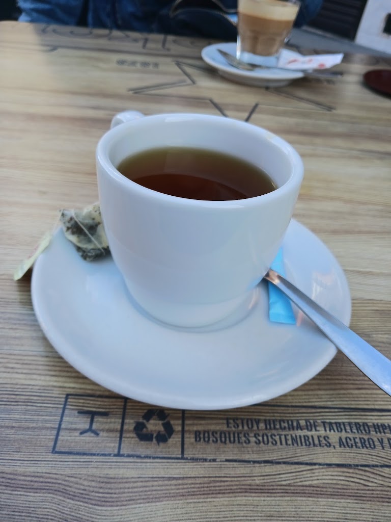 Cafe Bar Marisa — Comida y bebida