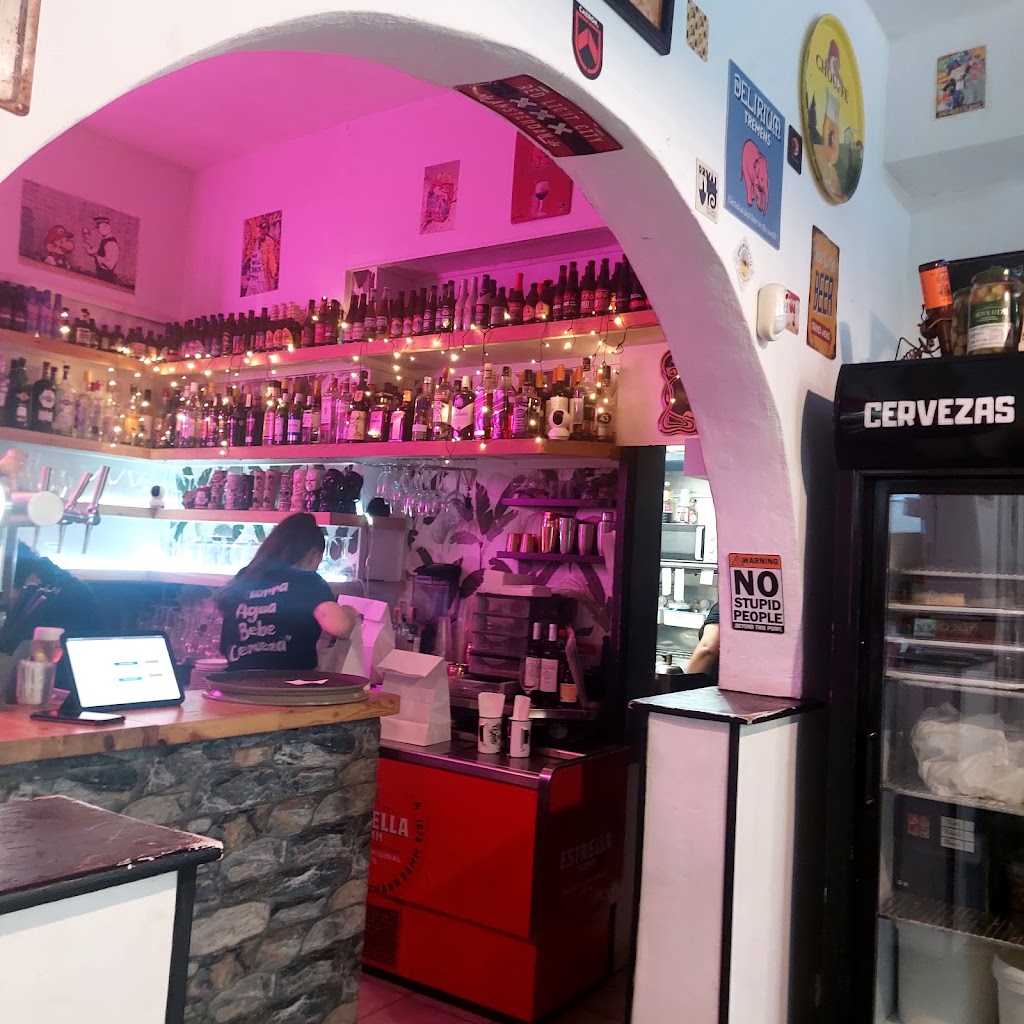 Madre Mia Burgers — Ambiente