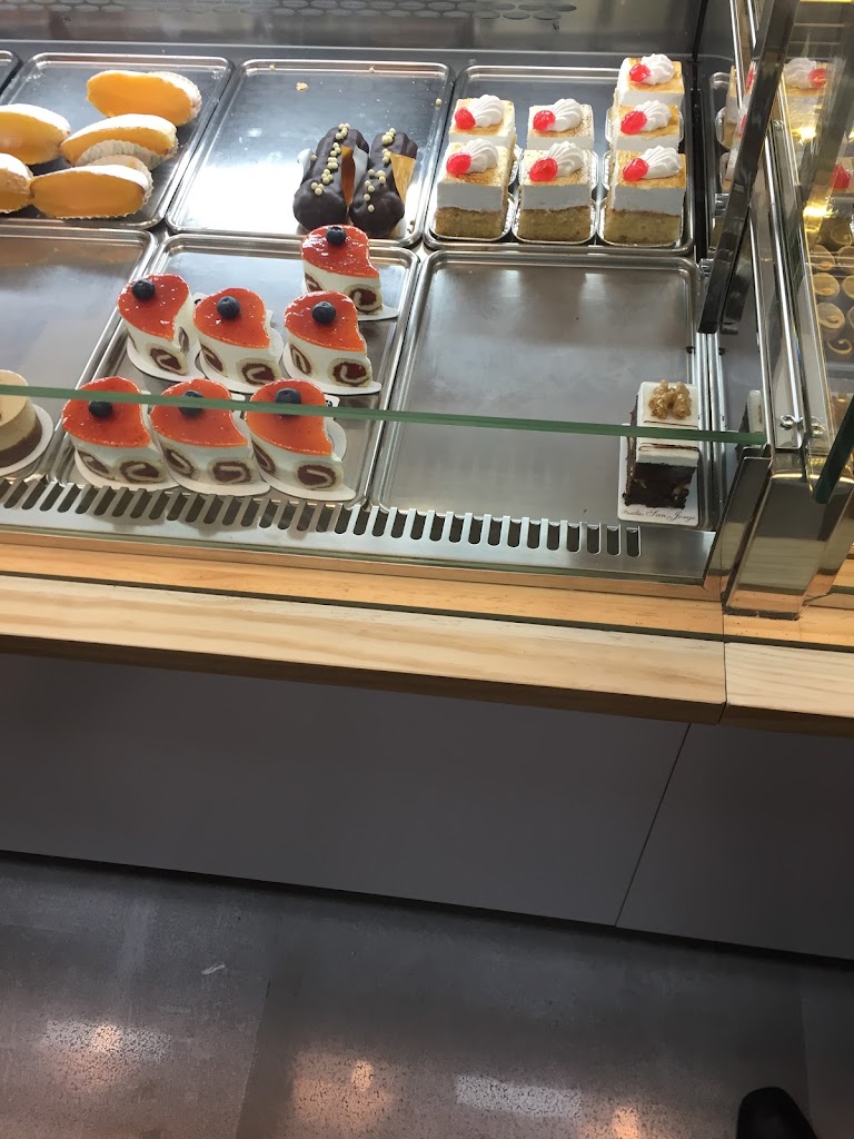 Jorge Fuentes Pasteleria — Ambiente