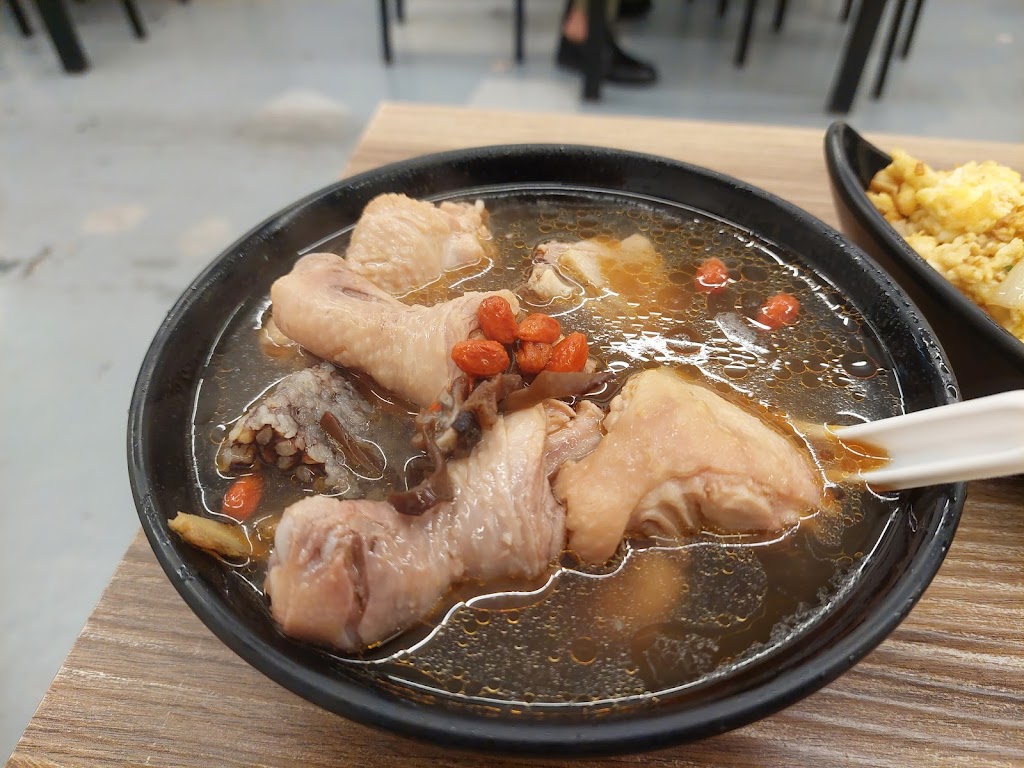 水雞維 溫體雞 正宗麻油雞海南雞專賣 台南文賢總店 月子中心指定補品雞湯 的照片