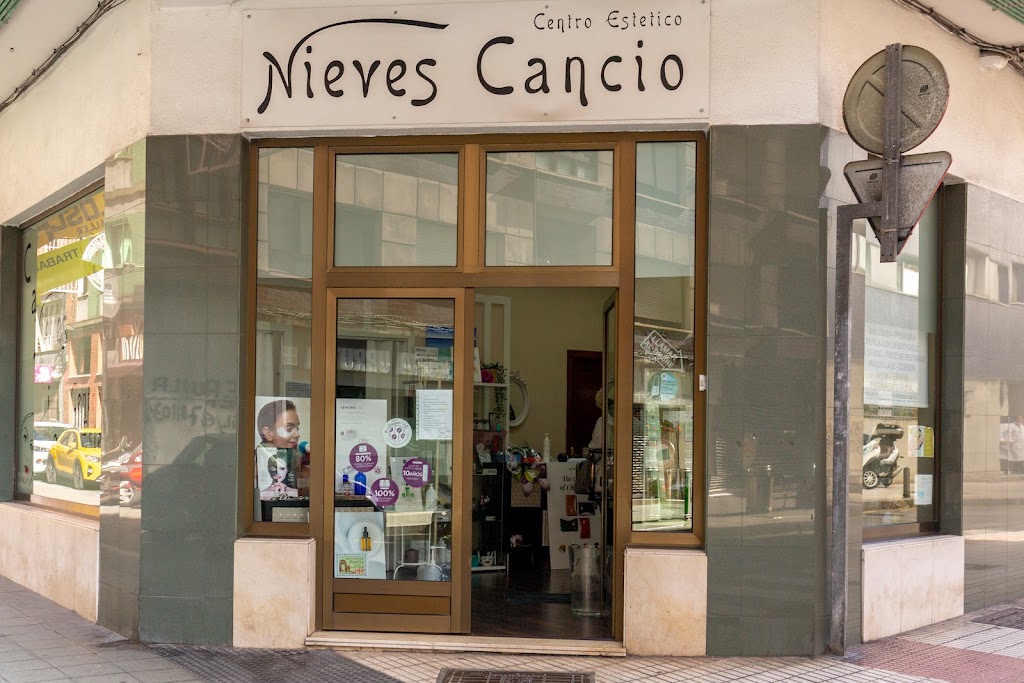 Nieves Cancio — Exterior