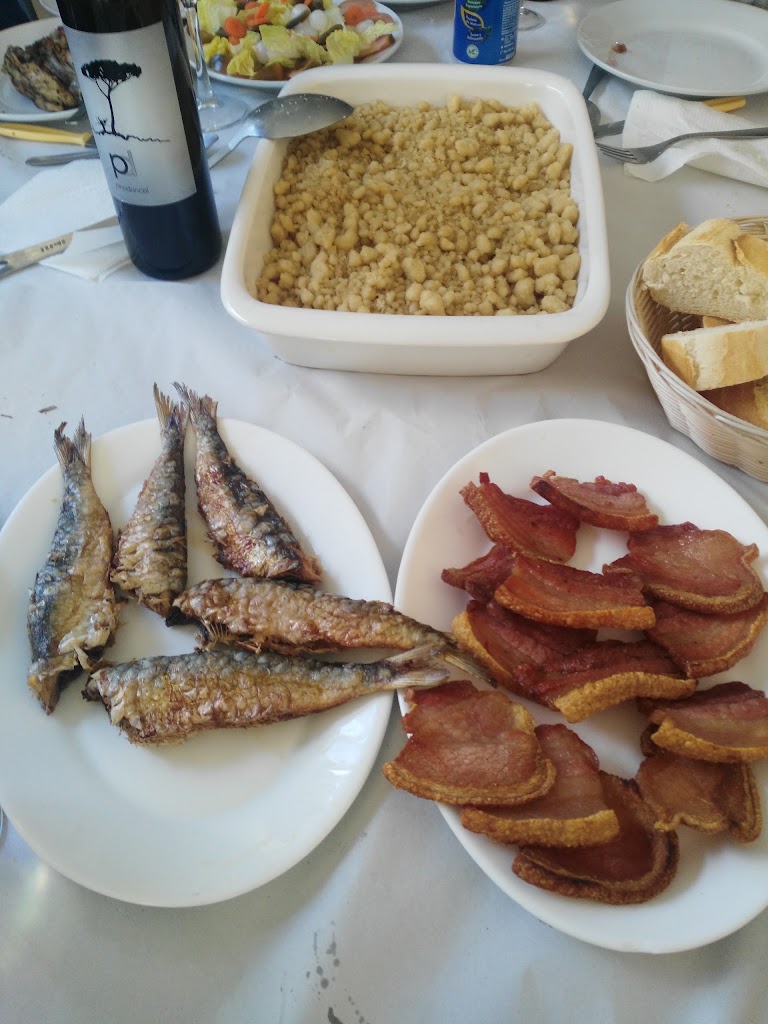 Bar Chencho's — Comida y bebida