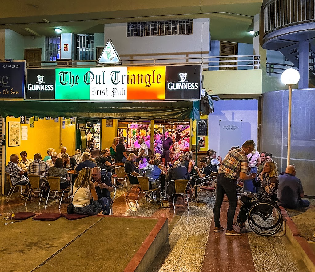 The Oul Triangle, Irish Pub