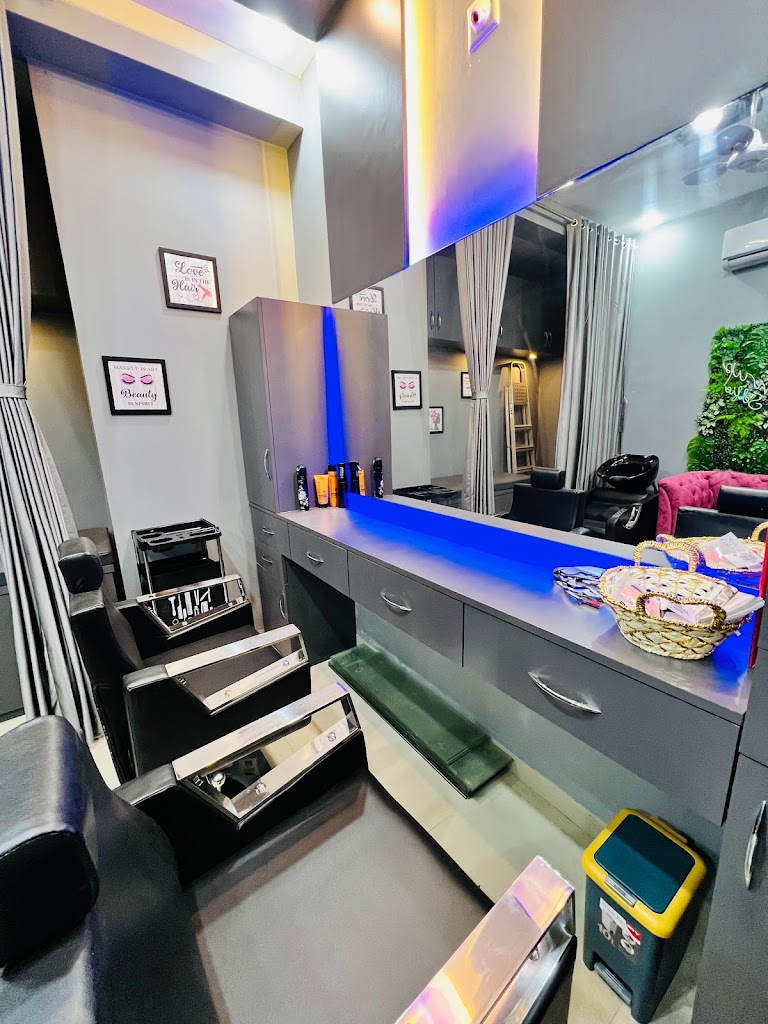 Preeti S Glam Up Beauty Salon