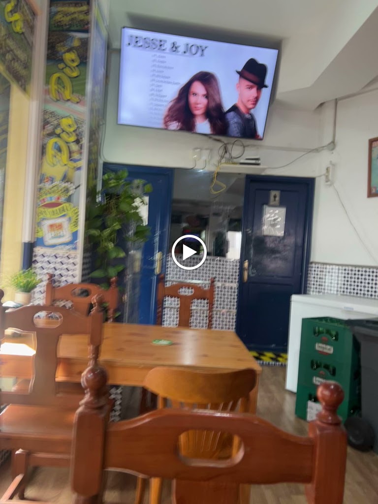 Bar Cafeteria Pio Pio — Ambiente