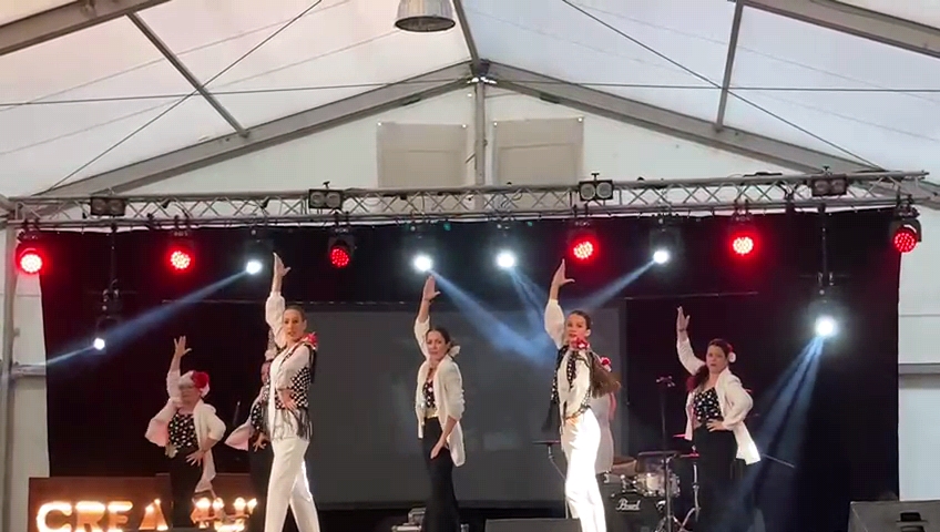 Carisma * Escuela de baile & ocio *