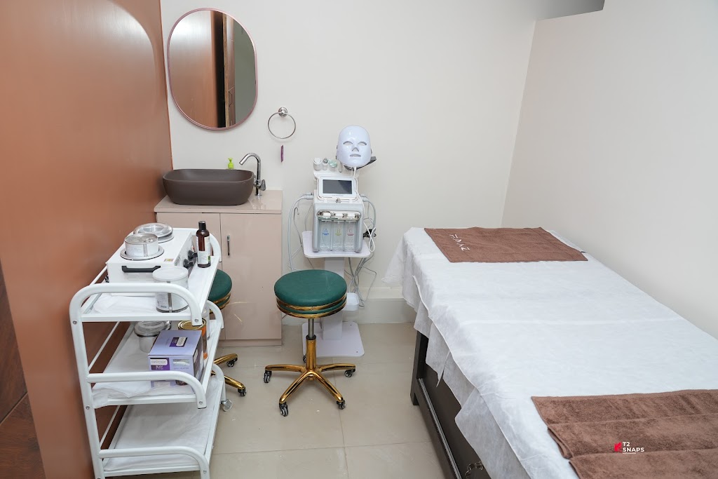 Raaz Luxury Unisex Salon Spa Asthetics