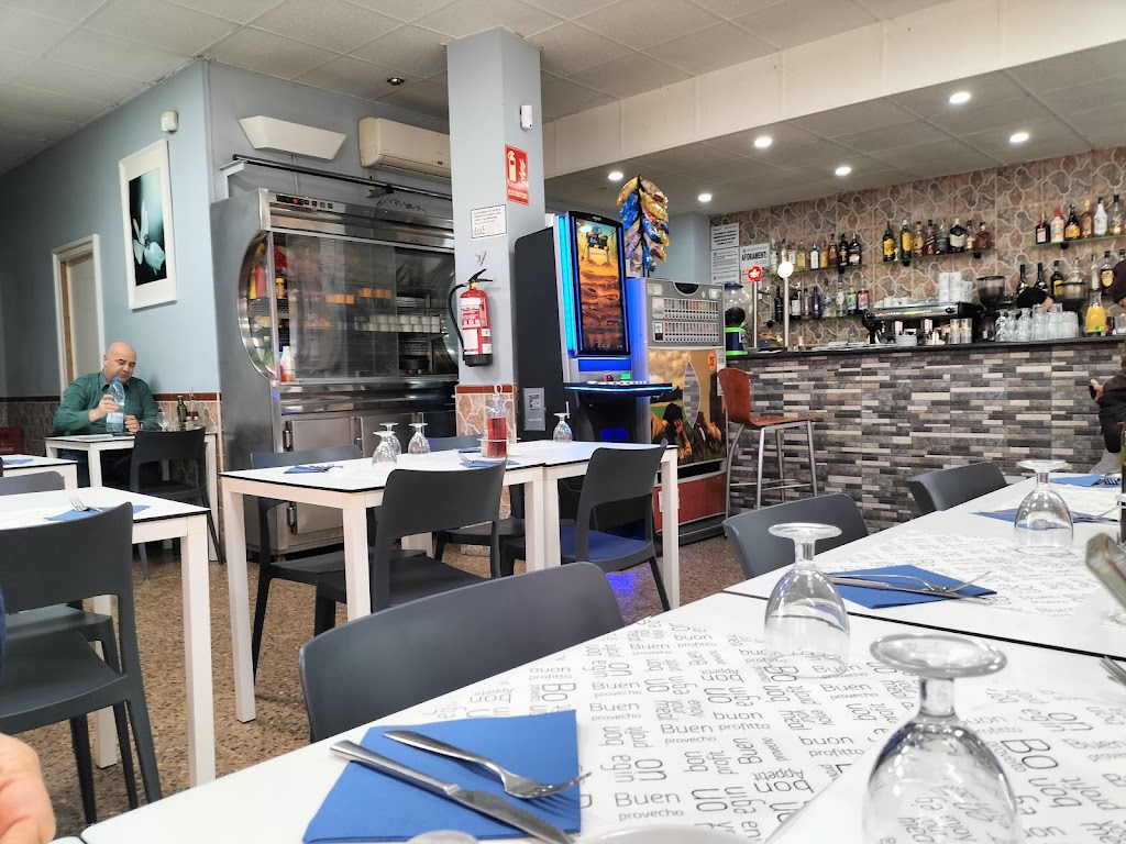 Bar Restaurant Candy — Ambiente