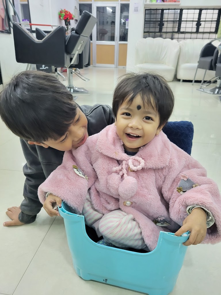 Revealing Beauty Parlour