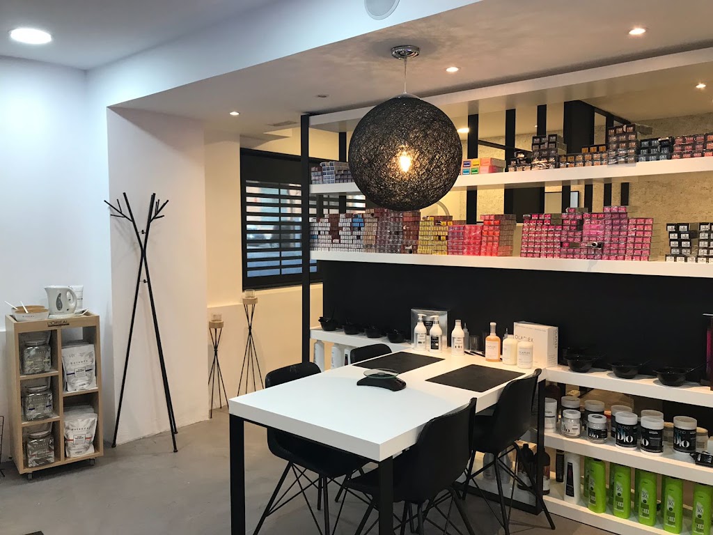 MMBEAUTYMOMENTS — Interior