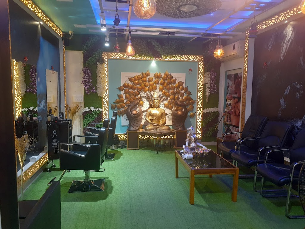 Teenage Unisex Salon