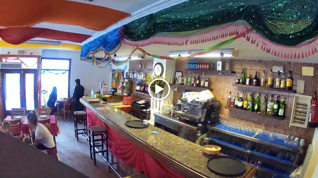 OM Indian Food & Drinks — Ambiente