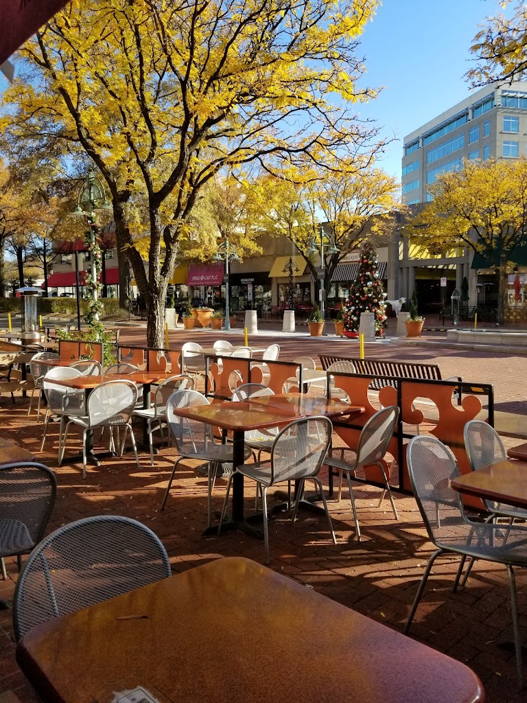 T.H.A.I. In Shirlington Restaurant