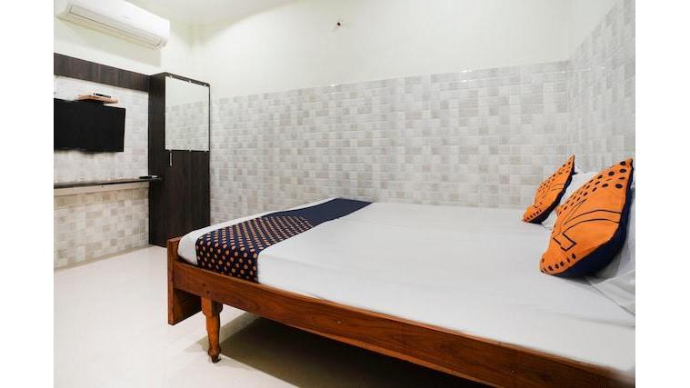 Super Oyo Flagship Hotel Sridhar