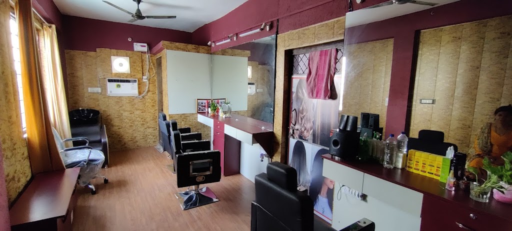 Flora Makeover Makeup Training Academy