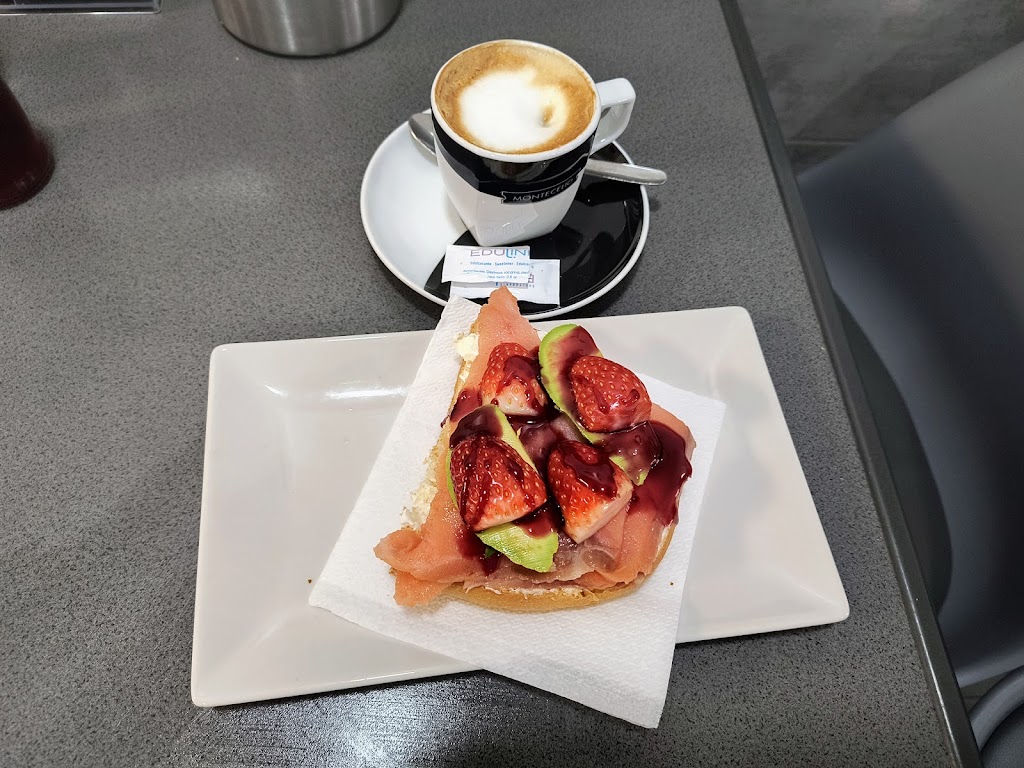 Cafeteria pasteleria el encuentro (Cafe) — Cafe