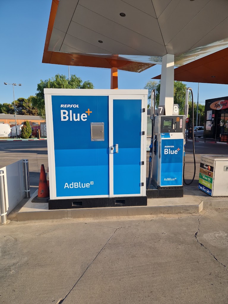Estacion de Servicio Repsol — Surtidor de combustible