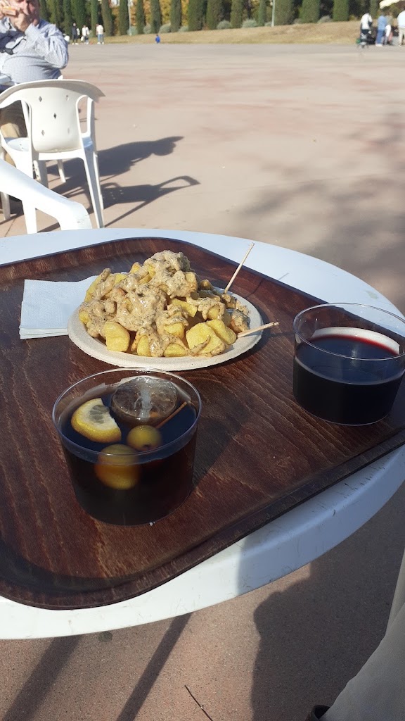 Chiringuito De Torreblanca — Comida y bebida