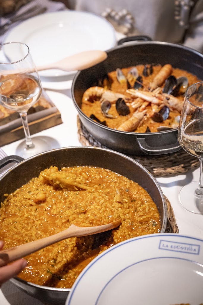 Bar restaurante La Escotilla — Comida y bebida